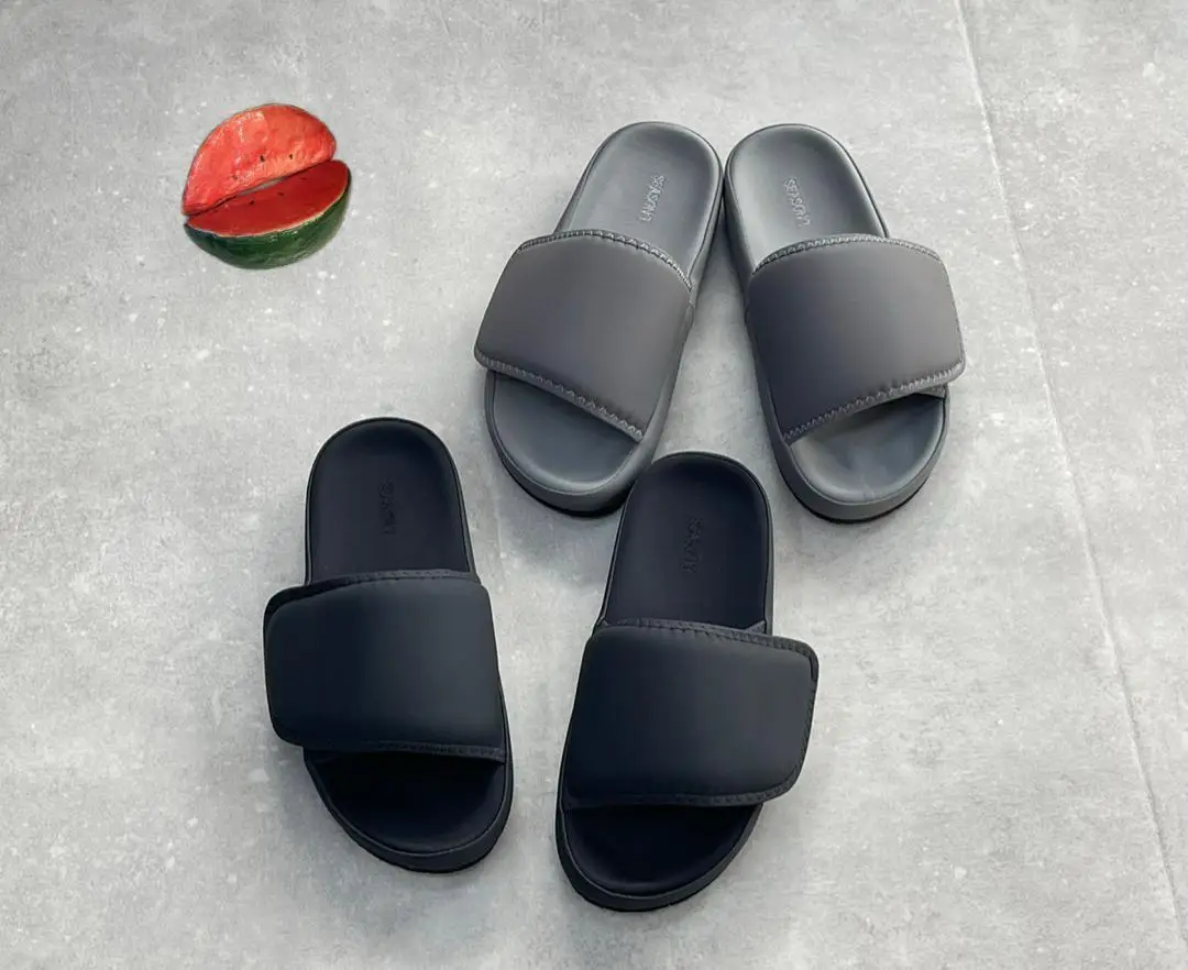 SEASON 7 slide available in store Sizes 40–46 still available 👏 Don’t sleep on this offer, comfort meets luxury  Grab yours now before it’s gone! 💜 #ComfortAndStyle #UnisexSlides #MorenikejisLuxuries 