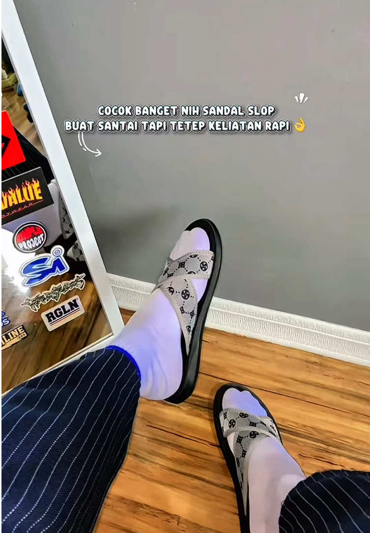 Santai dapet, formal pun masih masuk. #sandal #sandalslop #sandalmurah #sandalviraltiktok #sandalpria 