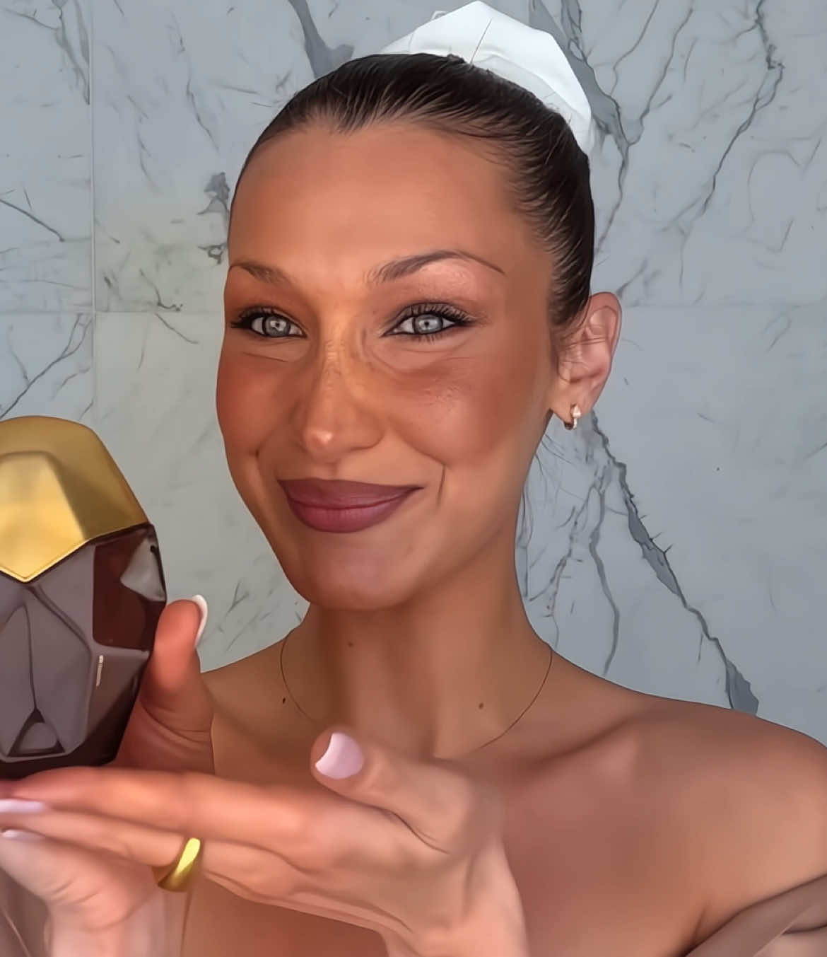 they turned makeup into an advertisement for their brands #fyp#foryou#foryoupage#mekeup#vogue