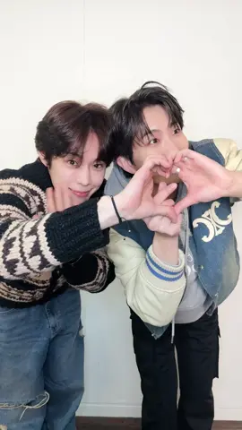 I know it's too sweet🍭 Strawberry Candy with YOUNGJAE @영재 YOUNGJAE  #윤서빈 #YoonSeobin #영재 #YOUNGJAE #영재rawberryCandy 