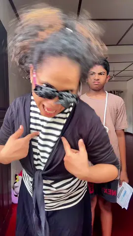 Sunglass නැත ශොරි 🤣 #lady_yesh #විනෝදය_සදහා_පමනයි #funny #sinhalacomedy #ranmalkodithuwakku 