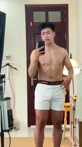 Lâu lắm mới lên lại mã quần hot cho mọi người đây. #Hunghuhu03 #Thoitrangnam #quangym 