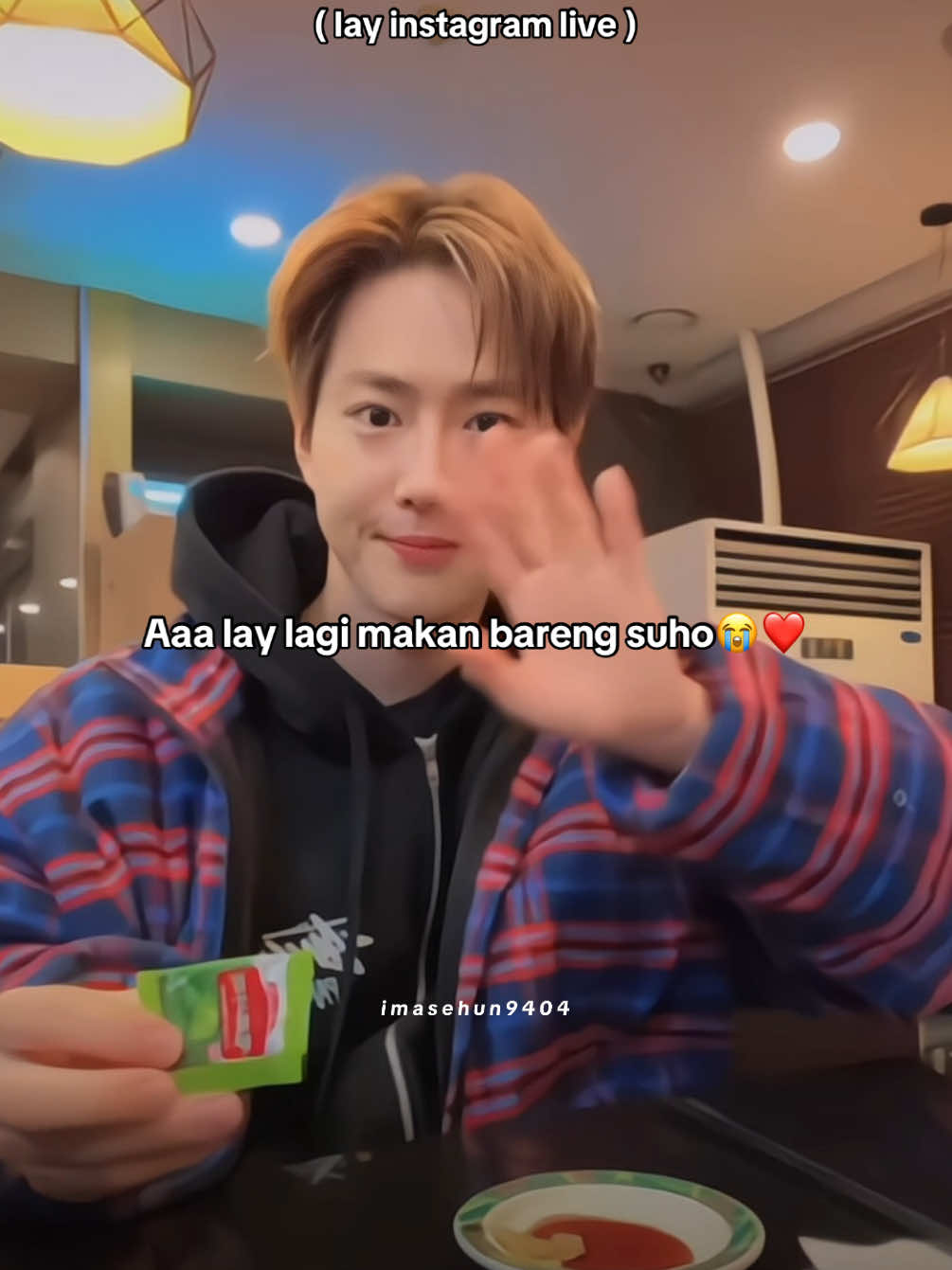 ( lay instagram live ) Aaaaa cakep cakep bgt😭❤️#suho #lay #exo #exol 