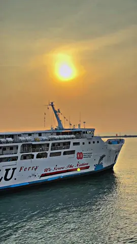 📍merak-Bakauheni.. . . . #merakbakauhenilampung⛵ #lampung #pelabuhanbakauheni #fyppppppppppppppppppppppp #kapalferry 