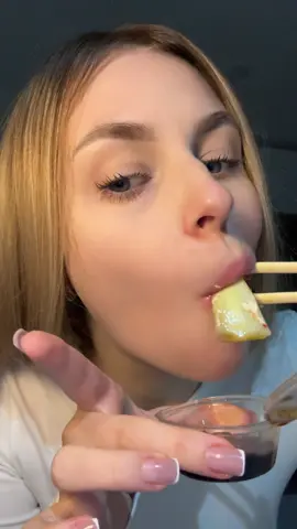 @nom_nom @v_soffa_live @v_soffa 