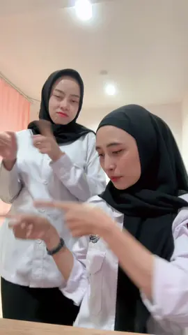 Beda temen beda pendengar, salah temen jadi omongan, lengah dikit masuk cerita orang menyala queeenn 🔥🔥 #bedatemenbedapendengar  #salahtemenjadiomongan  #lengahdikitmasukceritaorang  #menyalaqueen🔥 