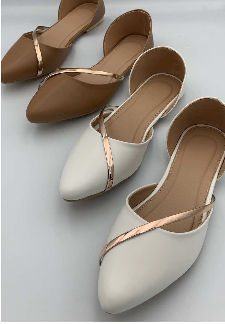 Our pointed leather flats with gold strap are here to elevate your look #sl001 #supportlocal #leathershoes #leathersandals #sandalsforwomen 