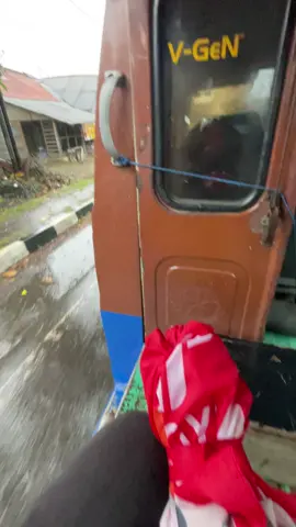 POV : naik angkot 02 di kala hujan 🥶 #sumedang #inimahsumedang #jawabarat