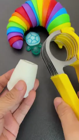 Can it cut jelly? #fyp #snack #jelly #SatisfyingVideo #satisfyingjelly 