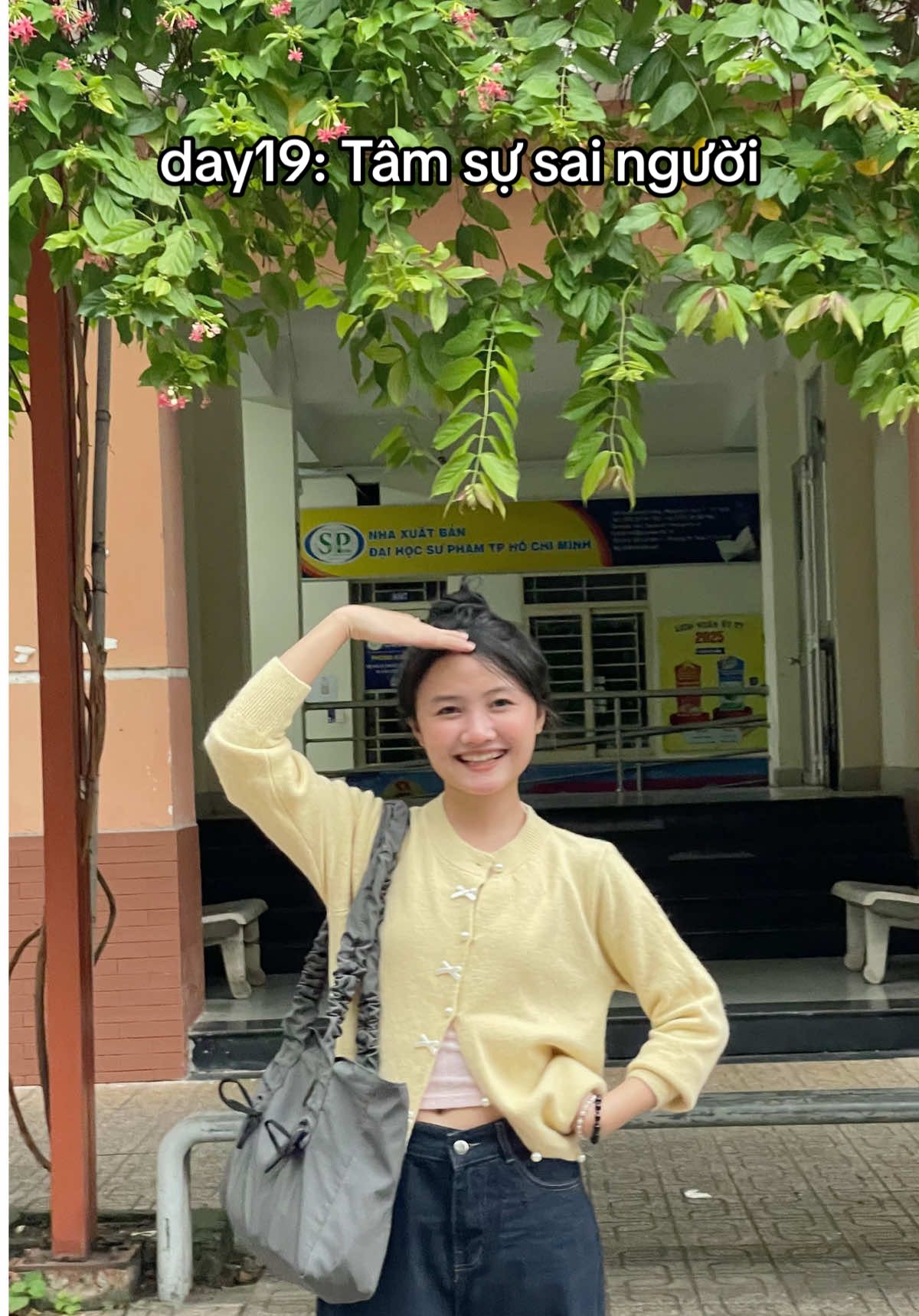 Tâm sự sai người thì bạn sẽ trở thành người xấu trong mắt người khác. Nói chung là vậy tốt khoe xấu che. Những điều mình tâm sự thường là thứ mình suy nghĩ nhiều và đôi khi không mấy tích cực nên khi bị lộ ra thì chỉ có nước tạm biệt, không chơi nữa. Chúc các bạn tìm được cho mình những người để lắng nghe và chia sẻ thực sự nhé.#cungnhaucogangnhe💪 #thaydoibanthan 