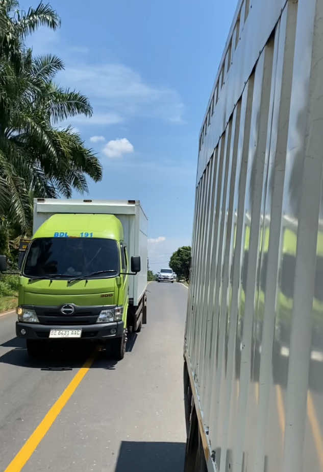 Semangat 🚀🚀#romansyahsupirtruck #hinodutro #driverindomaret #indomaret #retail #semangatterus #teman#fyp #drivermuda 