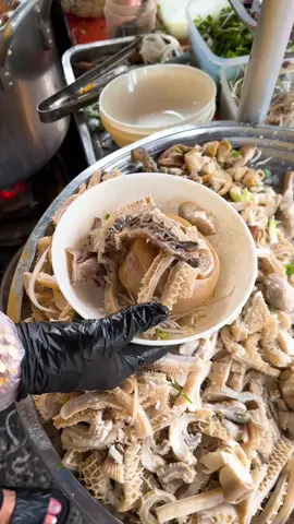 Cháo giò bò mix nạm lòng bò thập cẩm – nghe tên thôi là thấy “full topping cảm xúc” rồi 🐮🔥 Tô cháo nóng hổi, vị bò đậm đà, giò mềm tan, nạm thơm nức, lòng dai giòn… ăn tới đâu là ghiền tới đó 😋 Một combo đúng kiểu “vừa no vừa vui”, húp một muỗng là thấy đời chill liền luôn 🫶 Gọi ngay team đồng nghiệp hay rủ ăn vặt, hoặc team bạn thân chuyên săn món lạ, tấp vào Cháo Bò 99 liền — để biết “cháo bò” cũng có thể trendy cỡ nào 😎✨ #chaobo99 #ancungtiktok #LearnOnTikTok #xuhuongtiktok #riviewanngon 