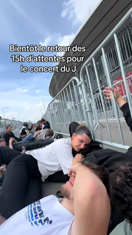 Vous êtes plus Stade de France ou Vélodrome ?                                                Qui y était l’année dernière ?                   #j#jul#concert#fyp#vie#stadedefrance