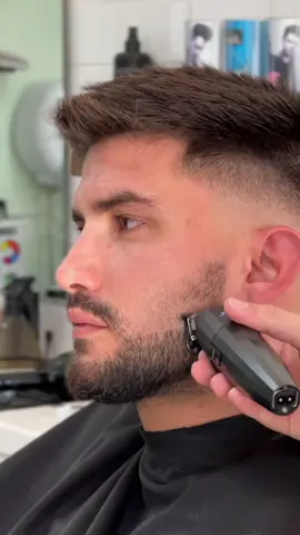 See how low the fade turns out👀😮‍💨 . . . #barber #beardfade #menshairstyles #satisfying #fade 