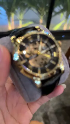 Đồng hồ cơ mà chỉ có mấy lít thôi ae ạ