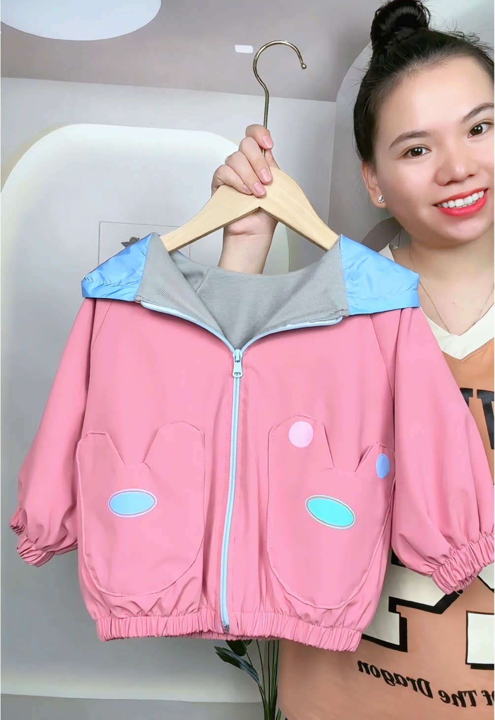 Mẫu áo khoác nỉ hai lớp này có cả bé trai và bé gái các mom vào lựa màu nha #thoitrangtreem #tiemmesa #aokhoacchobe #aokhoac2lop #aokhoac 