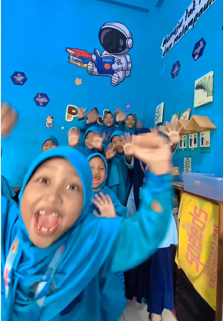 Ciwi ciwi nya cikguuuu 😘