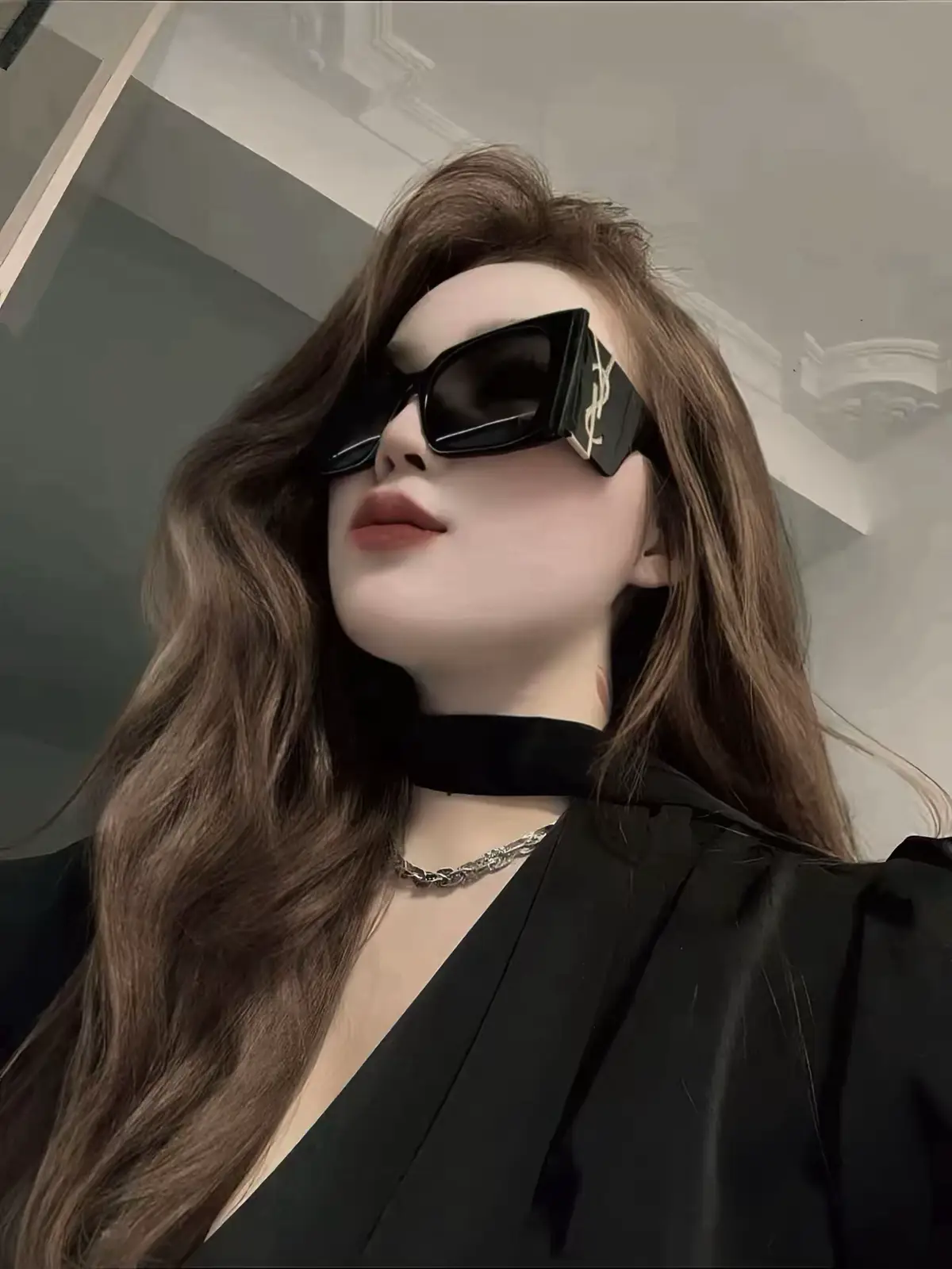 “Thế giới là một vòng tròn:  Cho đi biết ơn, bạn nhận lại yêu thương  Toả ra bình an, bạn được cuộc đời dịu dàng đối đãi”