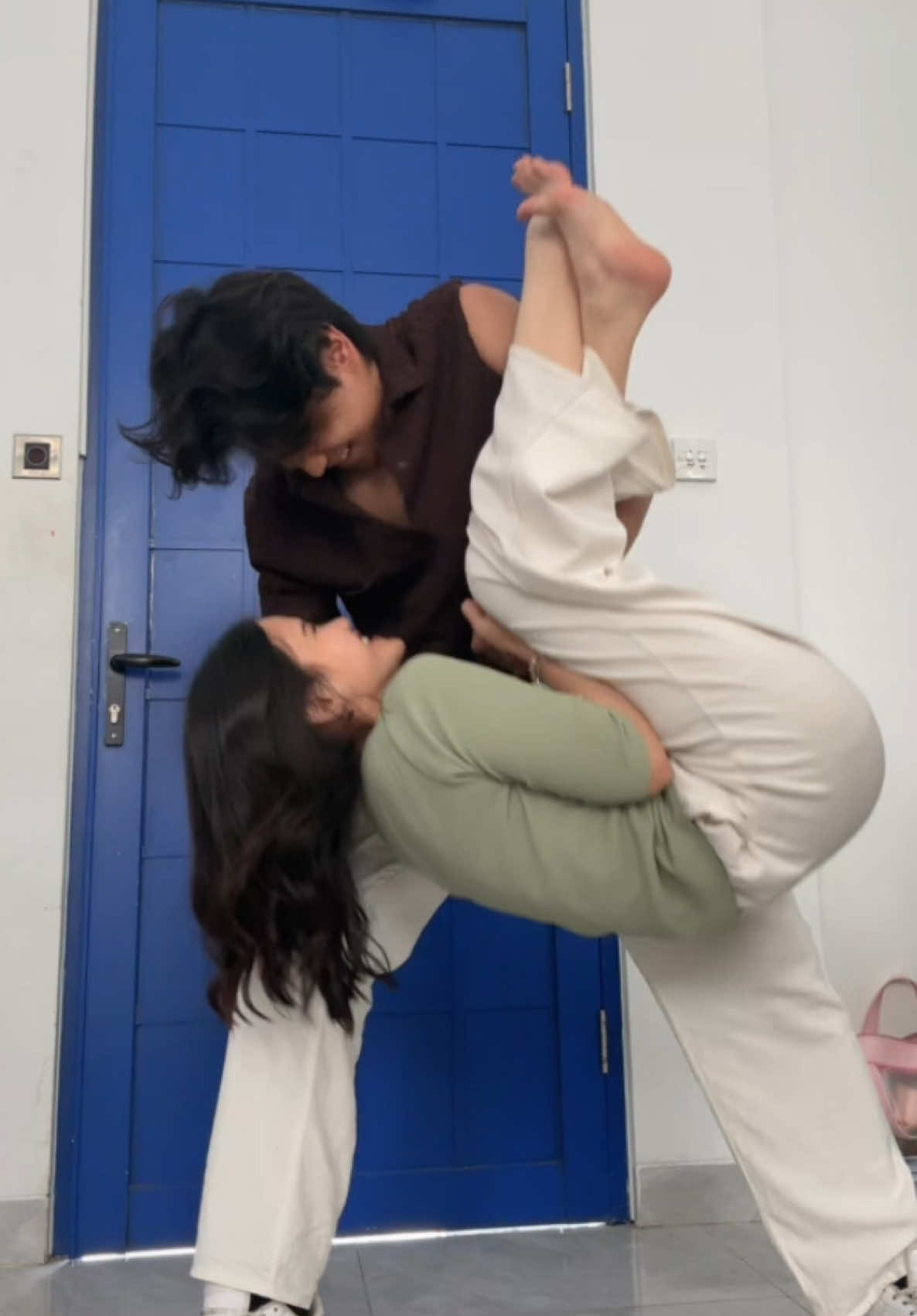 easy kalo ga sambil ketawa😂