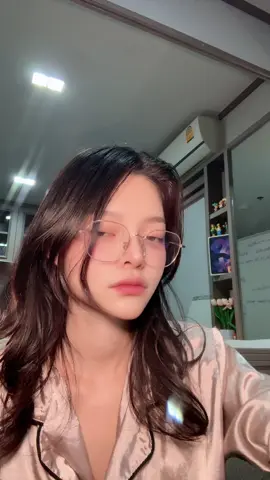 อะไรมานั่งดูคนกินไข่