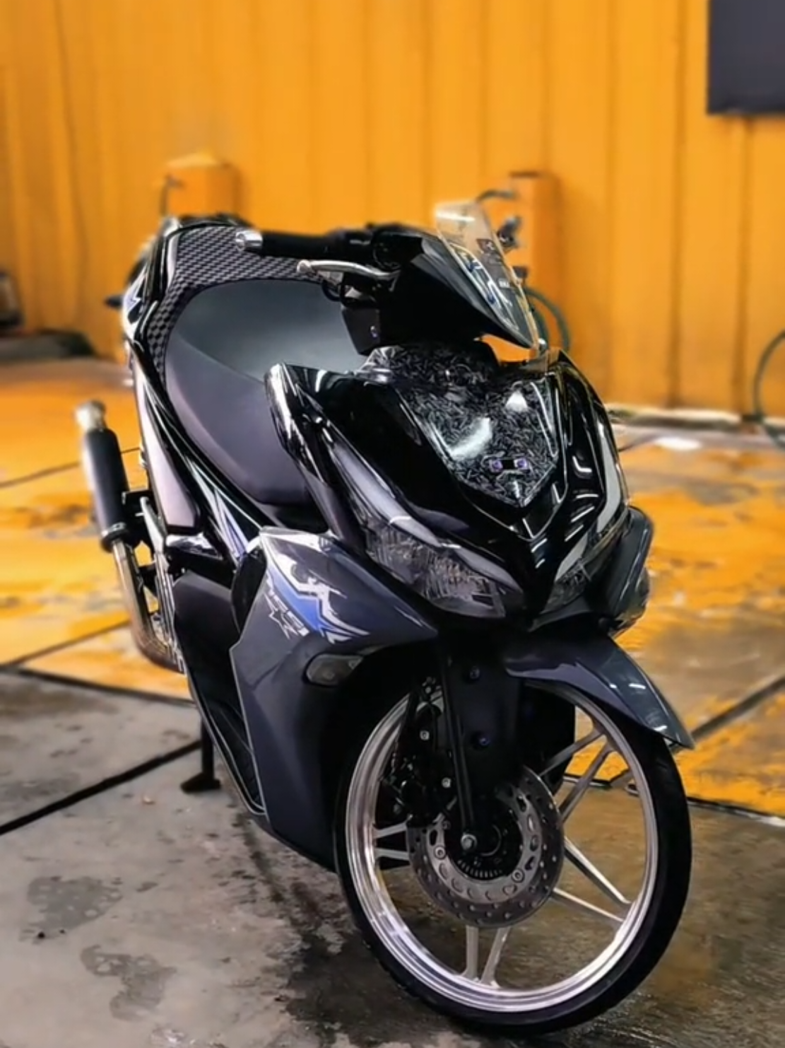 🥀 Restomax Bandar Lampung Jl. Hos Cokroaminoto  Jl. Kacapiring No.96, Rw. Laut, Enggal, Kota Bandar Lampung 35127 Phone : 08777 0000 816 #cucimotor #detailingmotor #motowash #motodetailing #detailingmotorlampung 