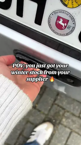 Warning: these boxes might sell out while you scroll.. 👀💸  Europe’s vintage wholesale supplier for resellers 📦🇪🇺 #vintagesupplier #vintagewholesale #reselling #supplier 