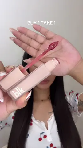 girlieee, icheckout mo na tong airy matte tint ng @blk cosmetics naka B1T1 ngayon! 💗 #blkcosmetics #mattetint #mattelipstick 