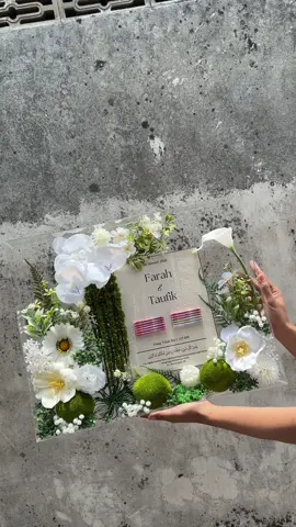 Big size mahar in white green 😍 #figuramaharmurah #maharpernikahanunik #maharpernikhansimpel #weddingpreparation #maharakriliktetesair 