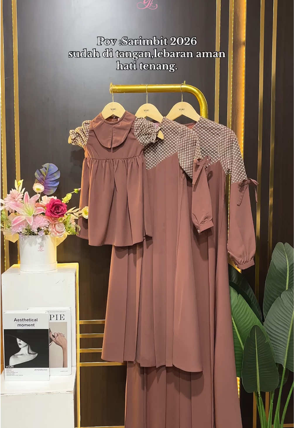 Sarimbit Asmara Raya by @Yukio Pusat  Gak kalah cantikk nih warna Riswood 😍😍 Yuk gercep list PO sekarang ! #sarimbit2026 #dresslebaran #sarimbitviral #dresscantik #lebaran2026