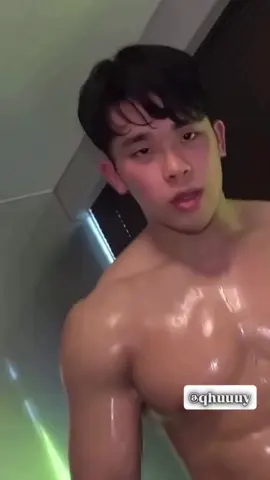 #japaneseguy #handsomeguy #sixpack #viralvideo #fyppppppppppppppppppppppp 