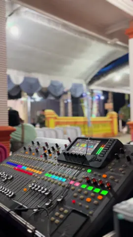 Bahan story mu kakak☕️@PMD audio @Rino Ferdi @IBLprosound  #fyp #soundsystem #soundsystemjawatimur #soundjenangan #madiun24jam 