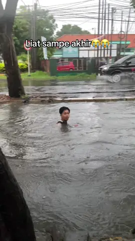 Strike dapet babon😭🤣#surabayaterkini #mancingmania #banjir 