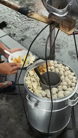 nyocokno howo💦 #rain #babatlamongan #lamongan #hujan #babat24jam 