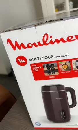 La manière la plus simple de faire des soupes, des smoothy, de l eau bouillante, des compotes, .... Et j en passe, voici le multi soup de Moulinex . lu y mets les ingrédients et il s occupe de tout!!! Allez, va te détendre et reviens tantôt ça sera prêt. #complimentary #soupmaker #recettefacile #soupe @influenster @moulinexbelgium 