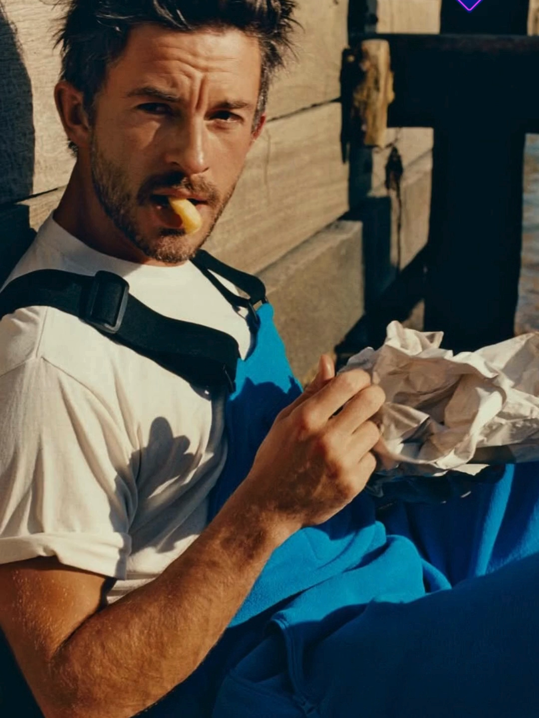 E' Jonathan Bailey l'uomo più sexy del mondo. Lo ha decretato la rivista People. Il protagonista di Anthony nella serie tv 