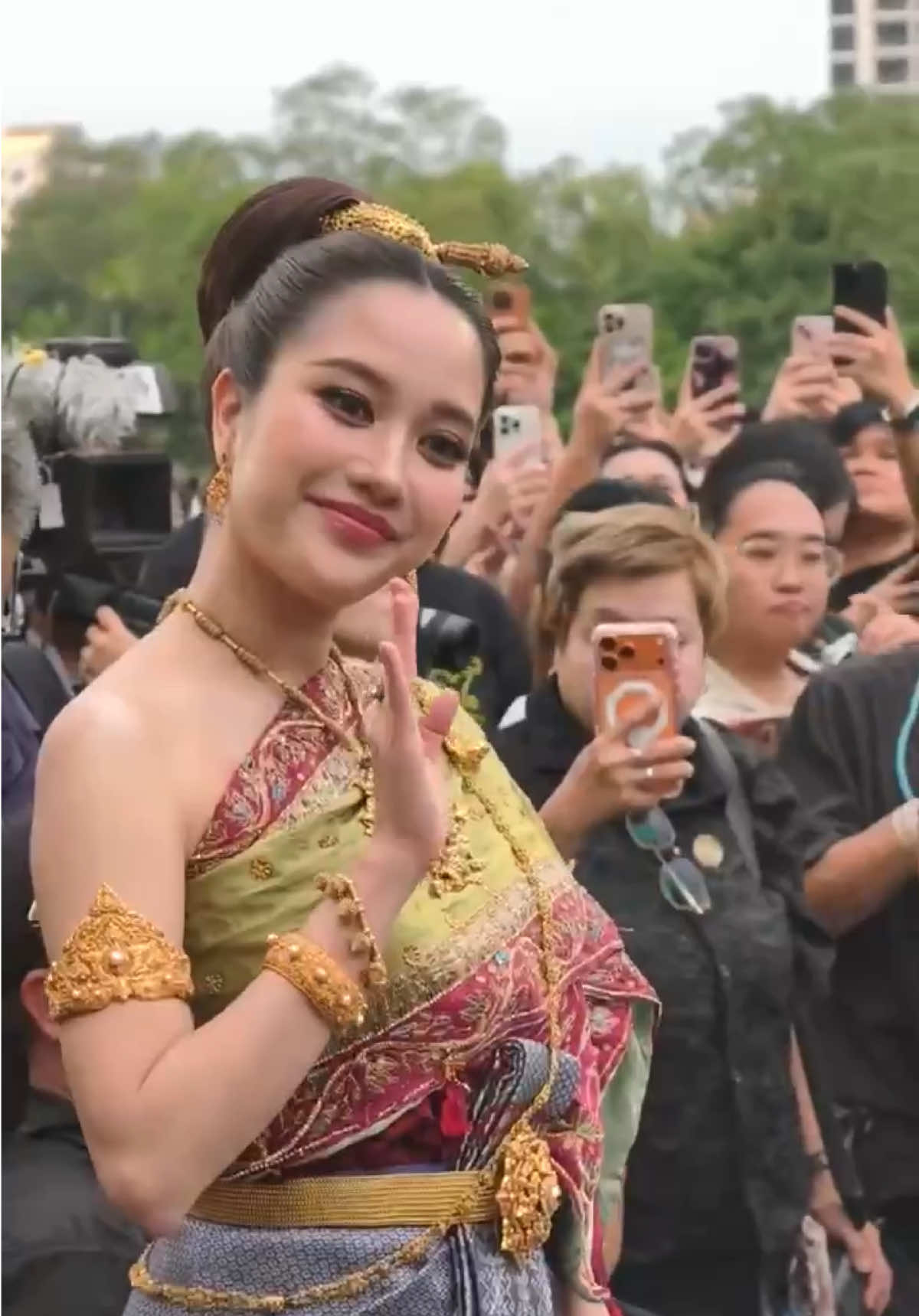 FREEN ICONSIAM LoyKrathong #FREENxICONSIAM #freensarocha #srchafreen #solennEntertainment #FreenBecky 