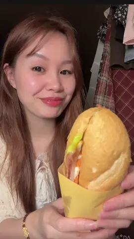 Khi nhà tui có tiệm bánh mì p.2 #mukbang #ancungtiktok #andem #banhmithangnam #banhmisaigon 