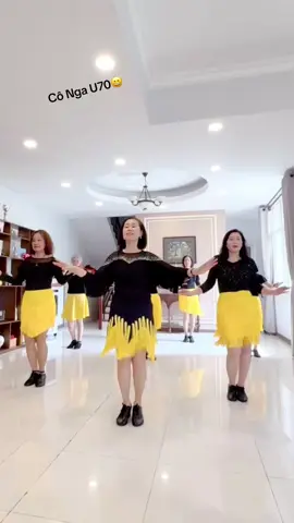 🍁Hot trend: Em ơi, 80 năm hay 100 năm?  Tuổi nào cũng Zui nhé!😄 #tranbichnga #côngau70 #dance #xuhuongtiktokn #learnontiktok2025 