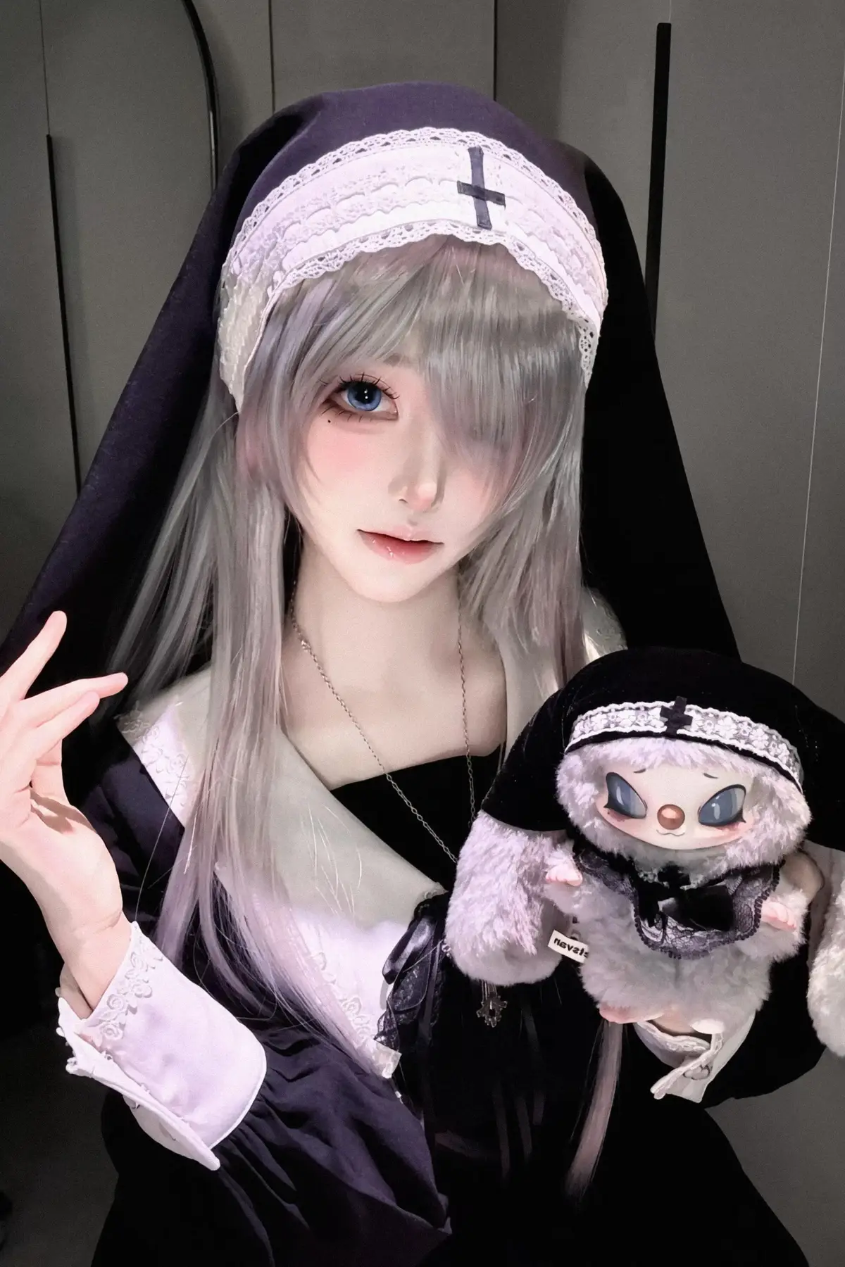 抖音: poyee ID: 1067612530 #原谅你是上帝的事 #修女 #万圣节 