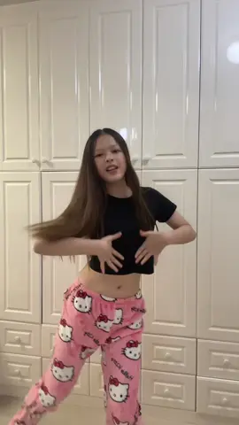 #queenawai #tyla #chanel #dance #trend 