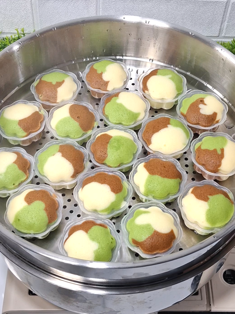 BOLU MINI SANTAN CUMA 2 TELUR HASILNYA BANYAK #resepkue #bolukukus #reseptiktok #resepsimple #idejualan 