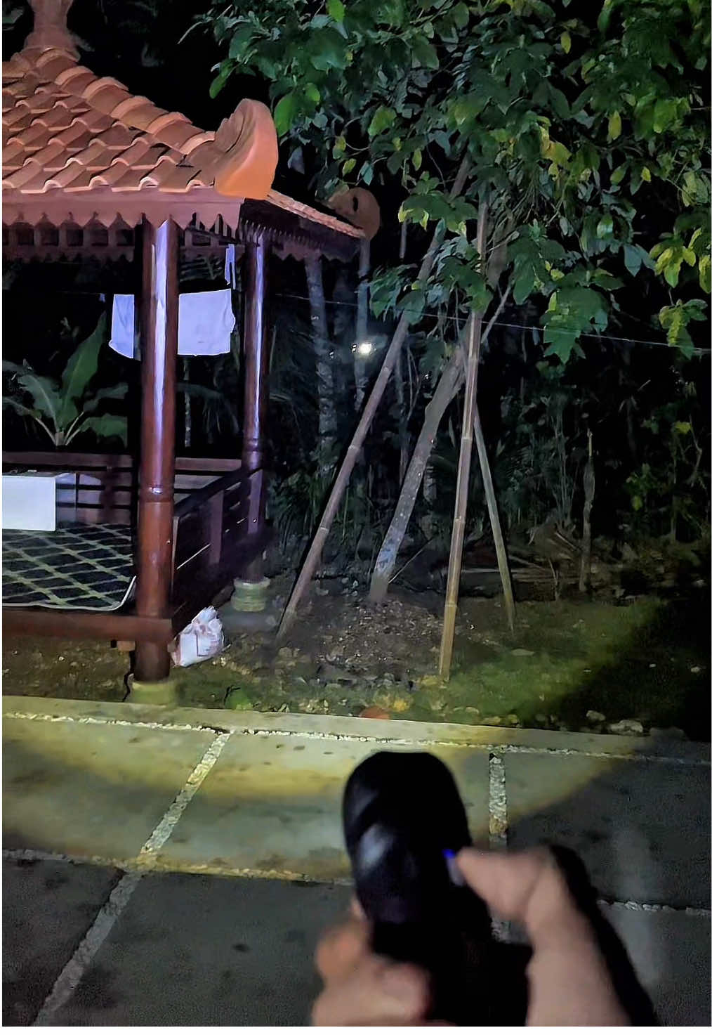 buat uji nyali,buat mancing,apa buat cari burung nih! gas co! harga murah, terang banget! #sentermurah  #senterled #sentersuperterang #senter #senterledmurah 