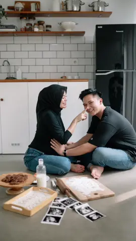 Baking in progress : 80% done 🍪 #fyp #creatorsearchinsights #maternity #maternityphotoshoot #maternityhijab 