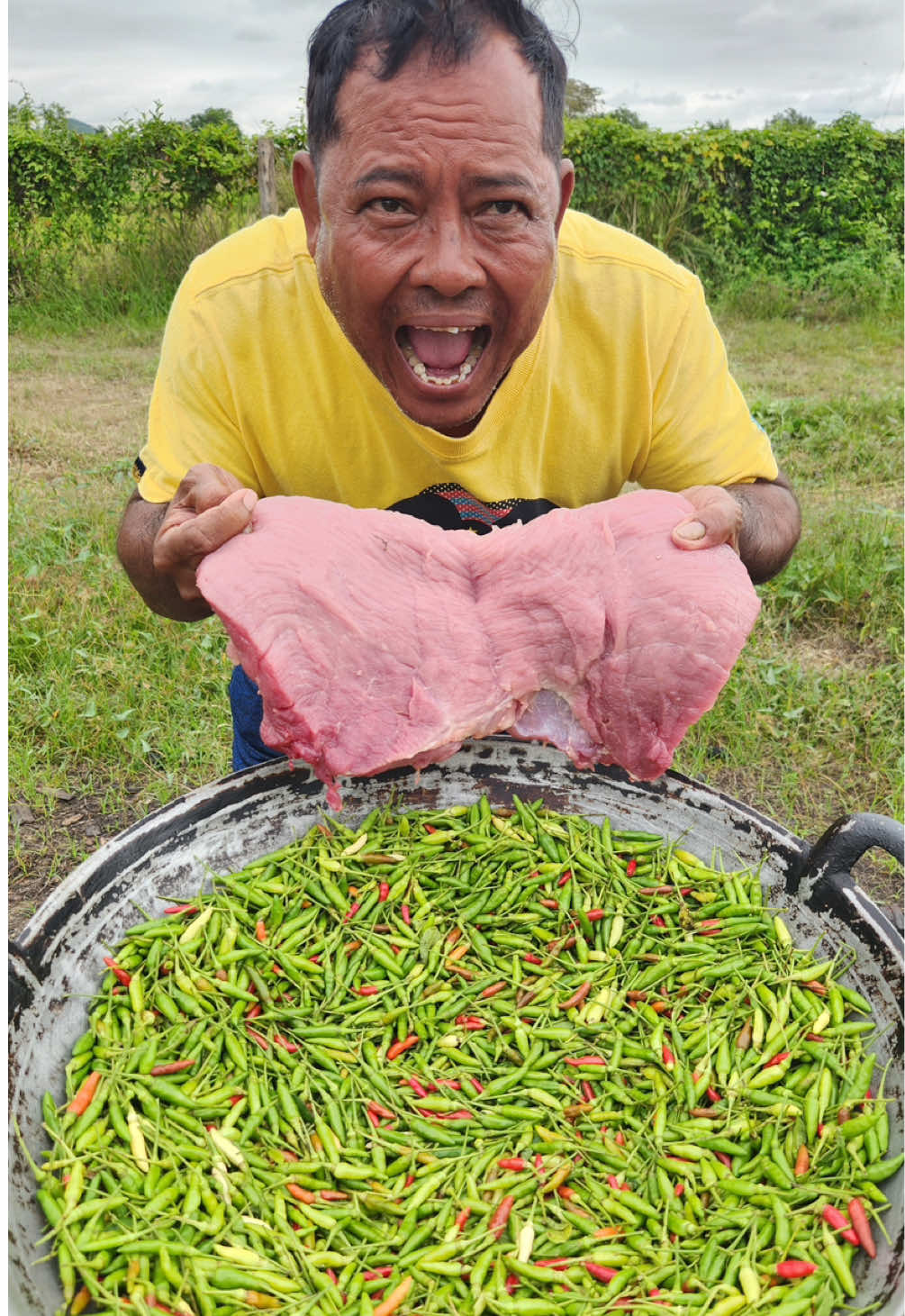 How to crispy pork with chili recipe #tiktokfood #spicy #yummy #crispy 