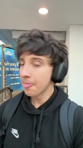 до сих пор в аеропорту треба побрится + вернутся в режим #leha_paws #рекомендации 