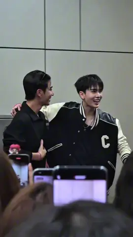 อยู่รักกันแบบนี้ไปนานๆนะ ไอ่จิ๋วกับพี่เสือ🐶🐯 ##PerthSanta##santapp##perthtanapon ##Santa22Degrees