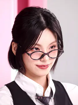 Yeji + Glasses 🔥 #YEJI #ITZY #edit