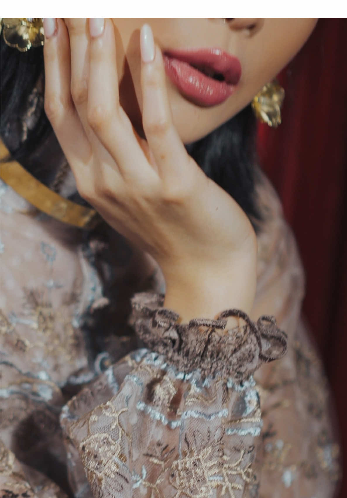 Oksana Dress A delicate fusion of tulle, embroidery, and soft neutrals made for those who love quiet drama. ✨ Would you wear this for a garden soirée or a formal dinner? 🌸 #barliasmaradress #dress 