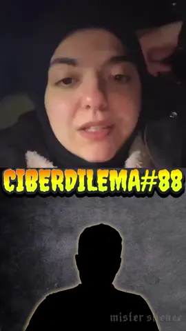 Musulmana explica a los que profesan el islam en Reino Unido el porqué no deben celebrar la Navidad. #musulmana #islam #navidad #reinounido #adoctrinamiento 