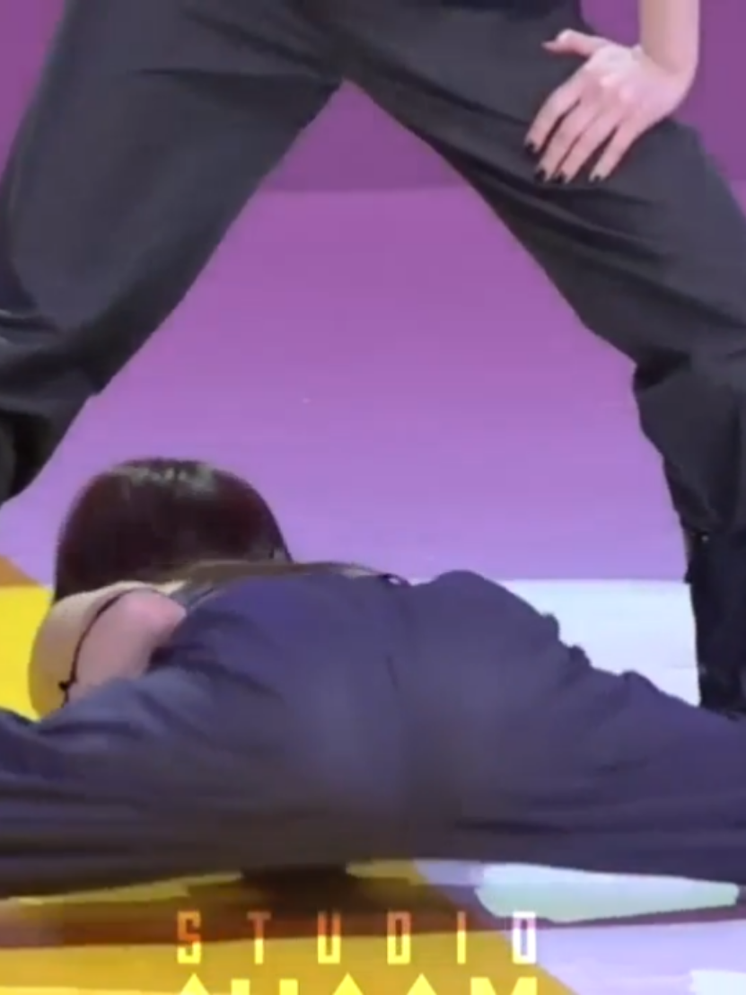 yeji grey outfit #fancam #itzy